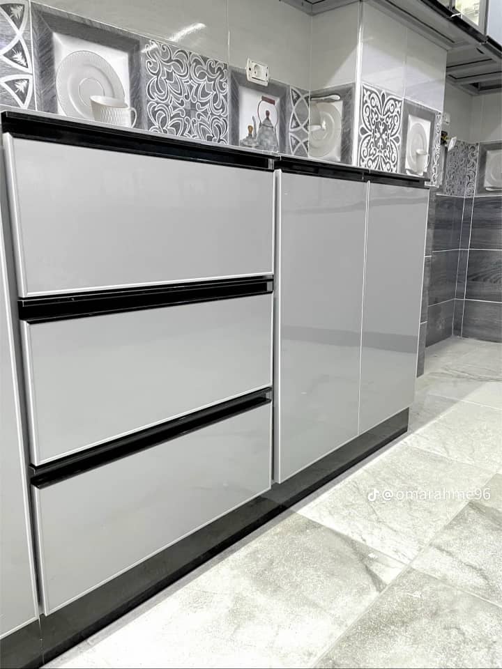 وحدات مطبخ سفلية رمادية