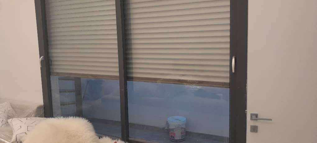 شباك سحاب مع رول شتر